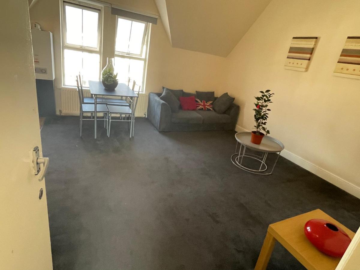 Vibrant & Cosy London Apartment Near Wembley エクステリア 写真