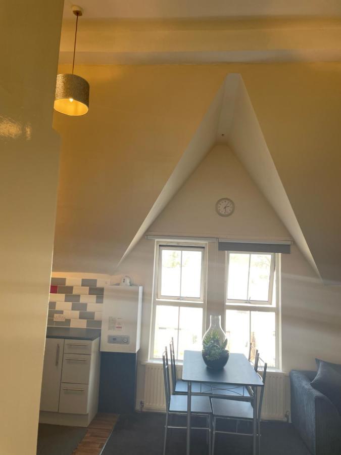 Vibrant & Cosy London Apartment Near Wembley エクステリア 写真